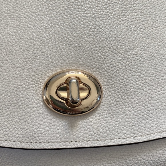 Coach Cream Leather Gold Turn Lock Bag. A1677-36762 - Picture 7 of 12